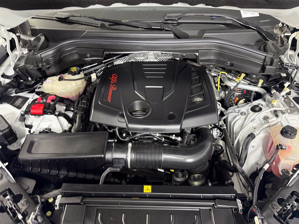 Used 2022 Alfa Romeo Stelvio Sprint RWD image 22