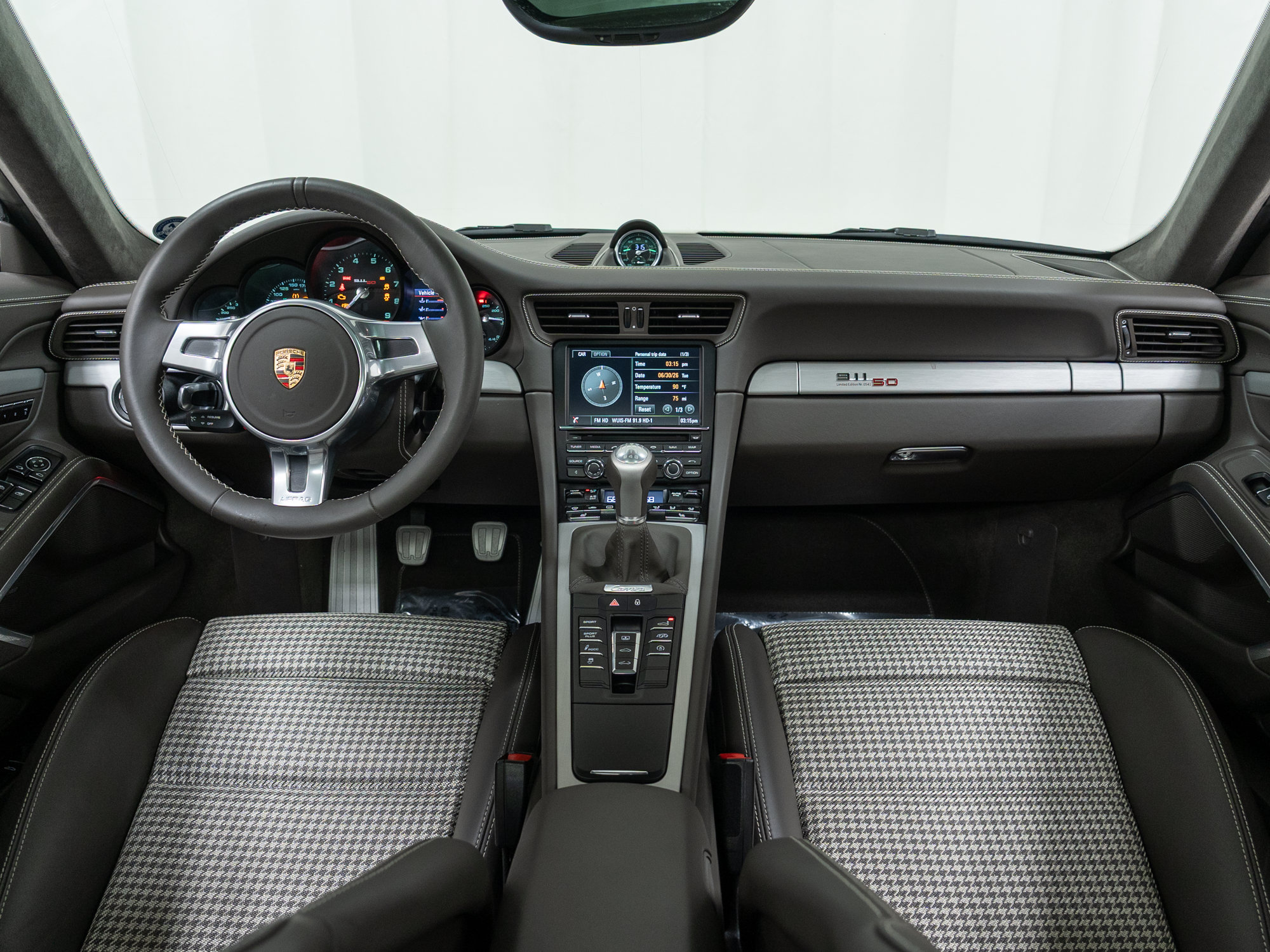Certified 2014 Porsche 911 50th Anniversary Edition RWD image 25