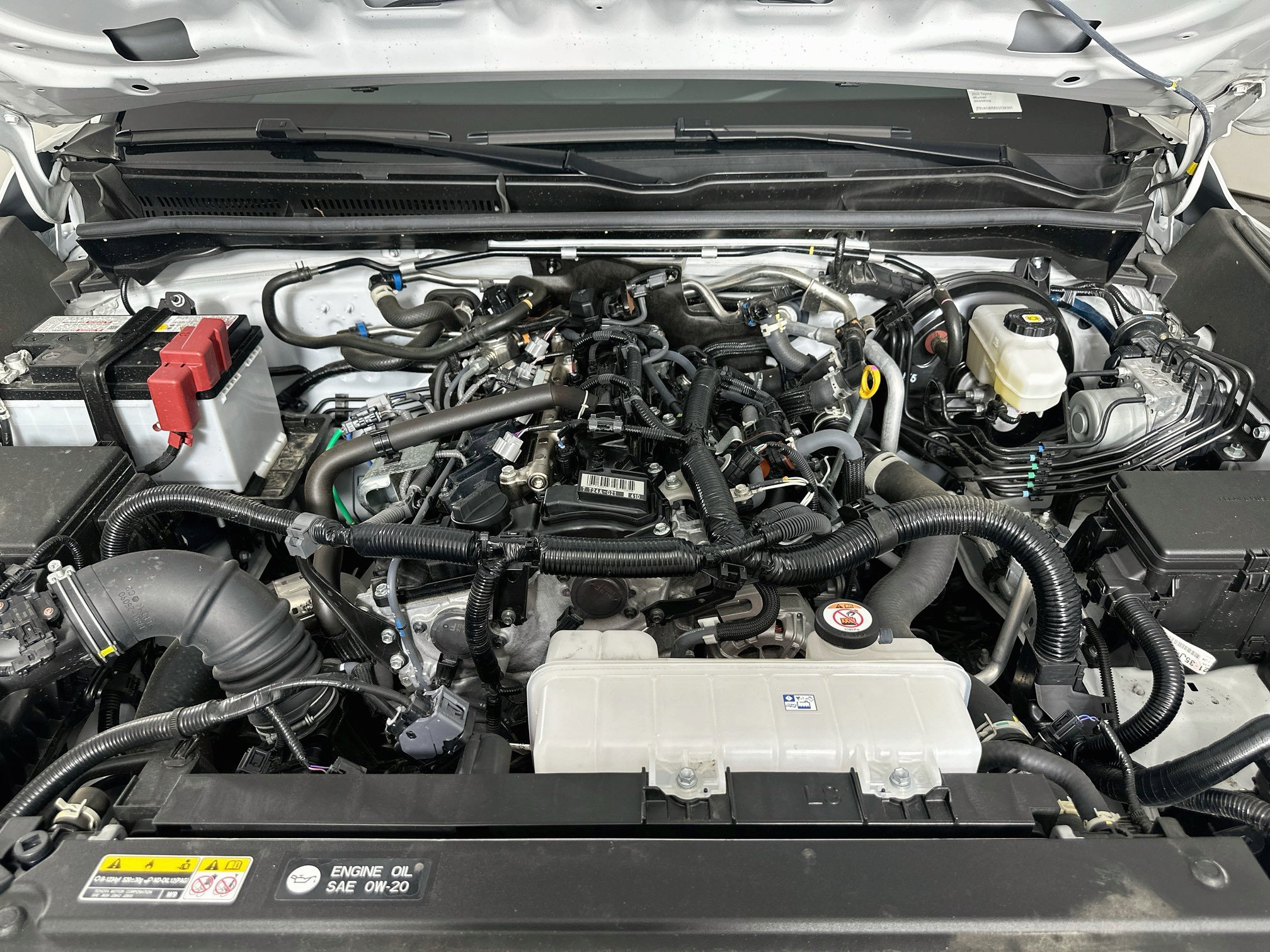 Used 2025 Toyota 4Runner SR5 AWD/4WD image 34