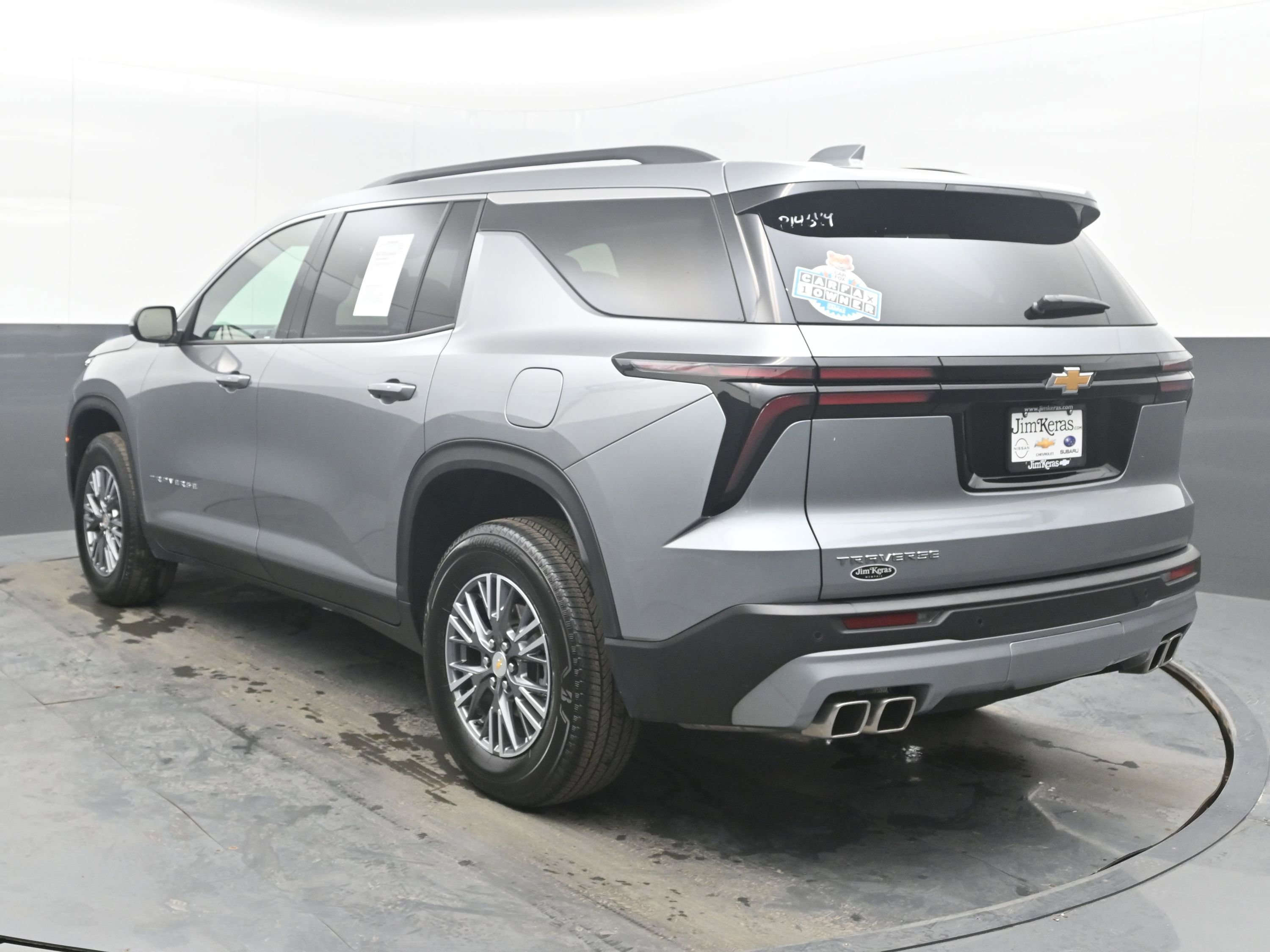 Used 2025 Chevrolet Traverse LT image 8