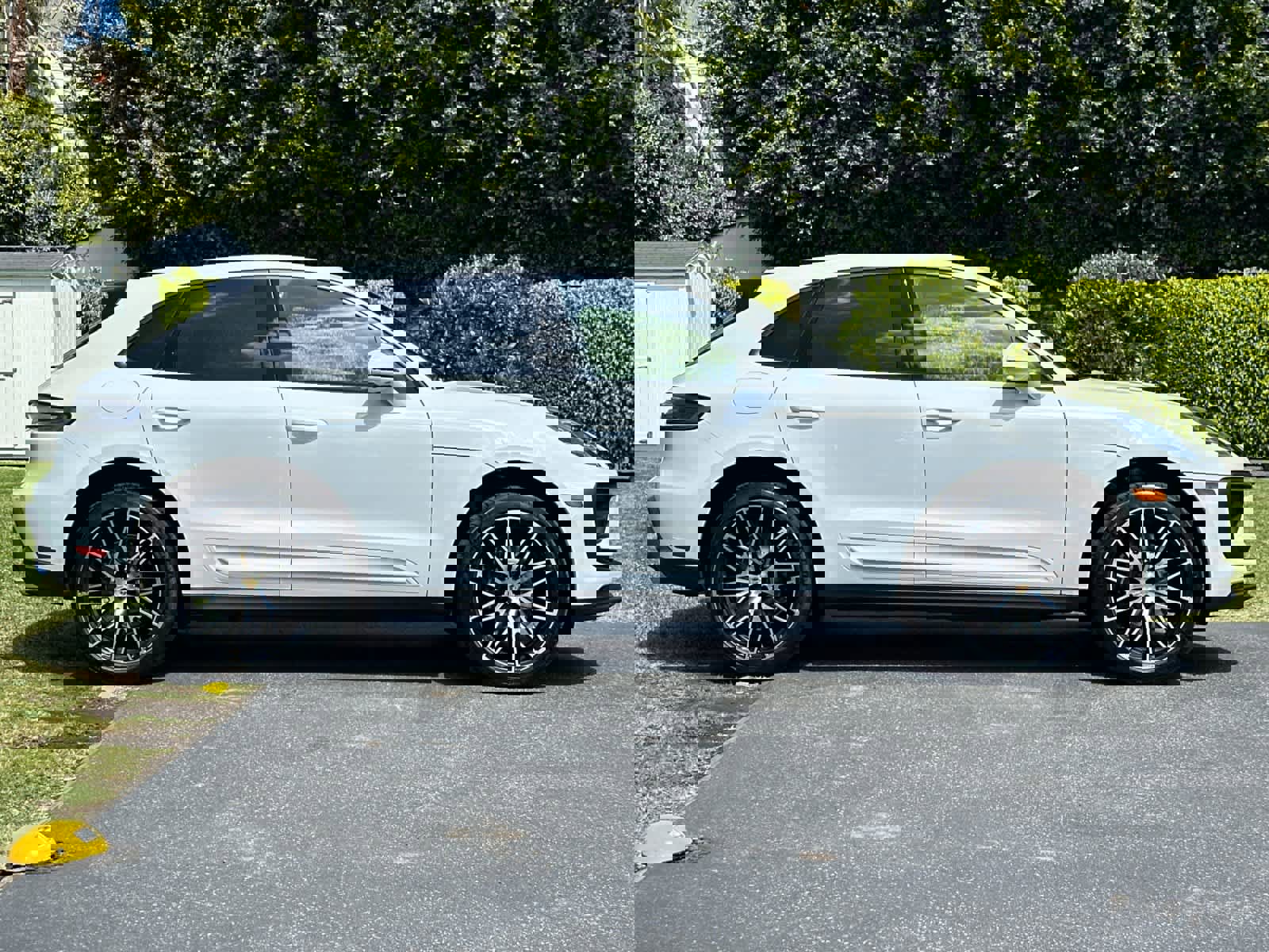 New 2026 Porsche Macan AWD/4WD image 9