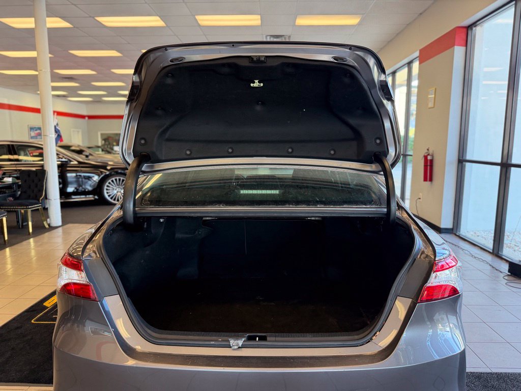 Used 2020 Toyota Camry LE FWD image 7