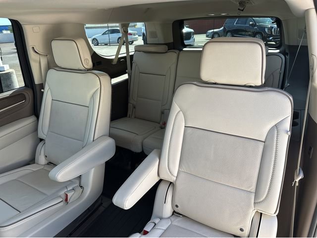 Certified 2021 GMC Yukon XL Denali w/ Denali Premium Package AWD/4WD image 14