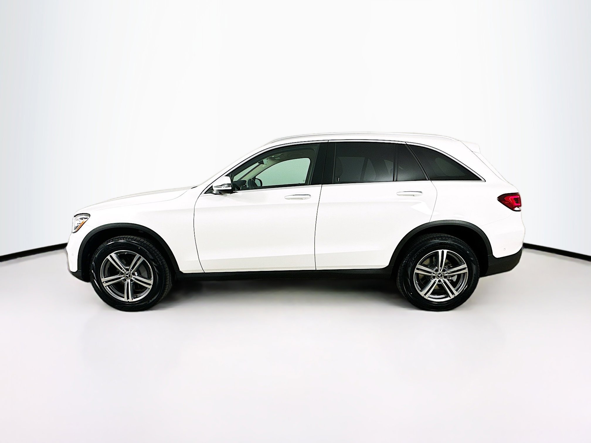 Certified 2022 Mercedes-Benz GLC 300 4MATIC w/ Multimedia Package Lite image 4