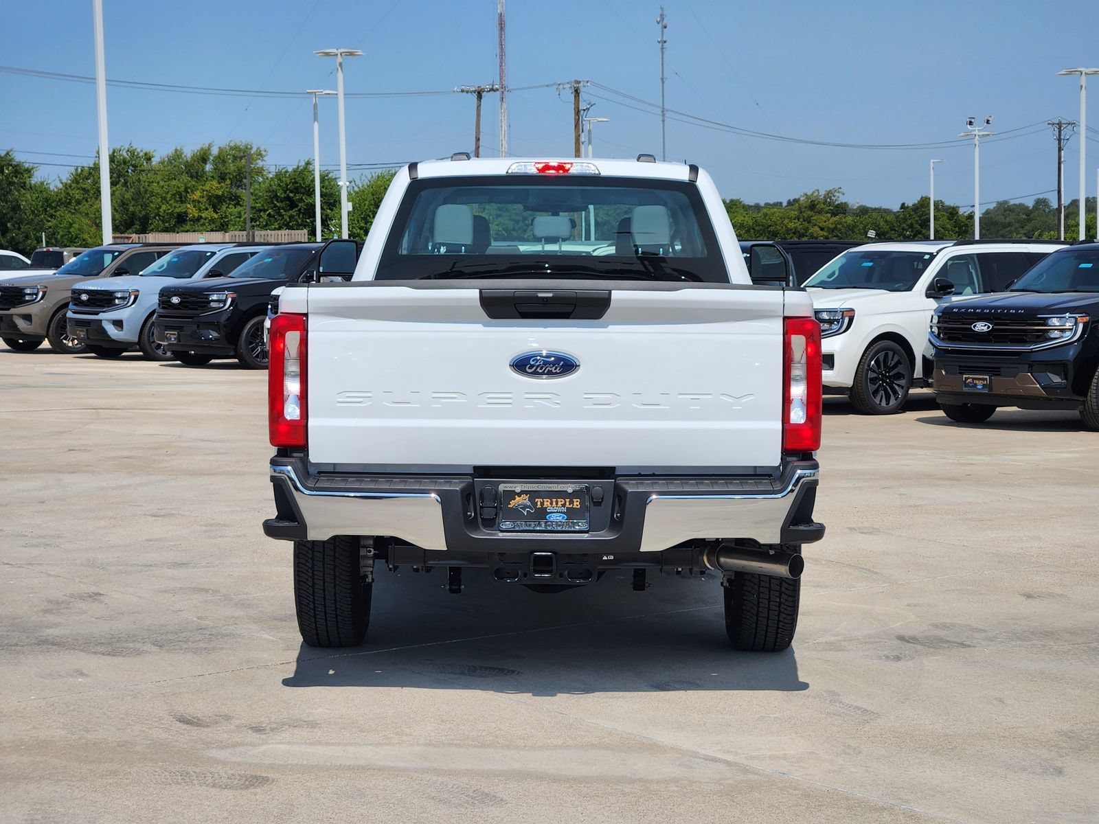 New 2026 Ford F250 XL w/ FX4 Off-Road Package AWD/4WD image 8