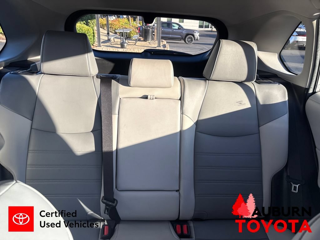 Certified 2021 Toyota RAV4 XLE Premium AWD/4WD image 30