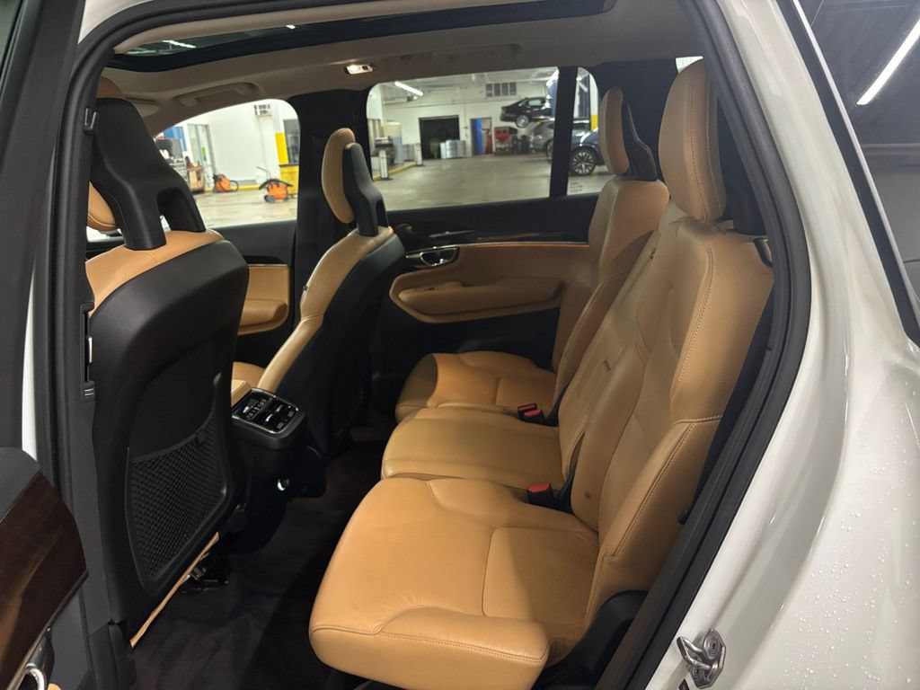 Used 2016 Volvo XC90 T6 Momentum w/ Momentum Plus Package AWD/4WD image 14