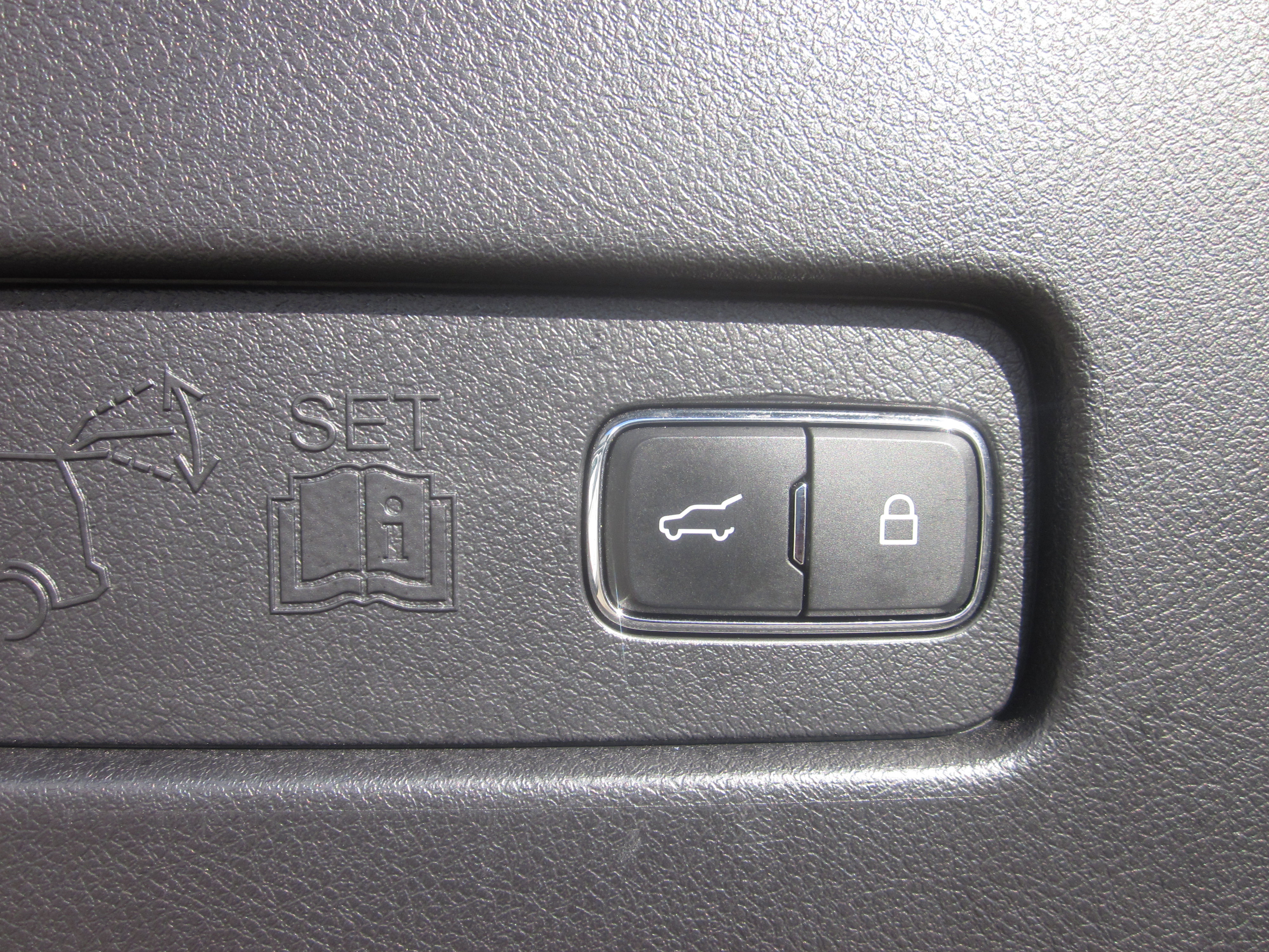 Used 2020 Lincoln Aviator Reserve w/ Elements Package Plus image 9