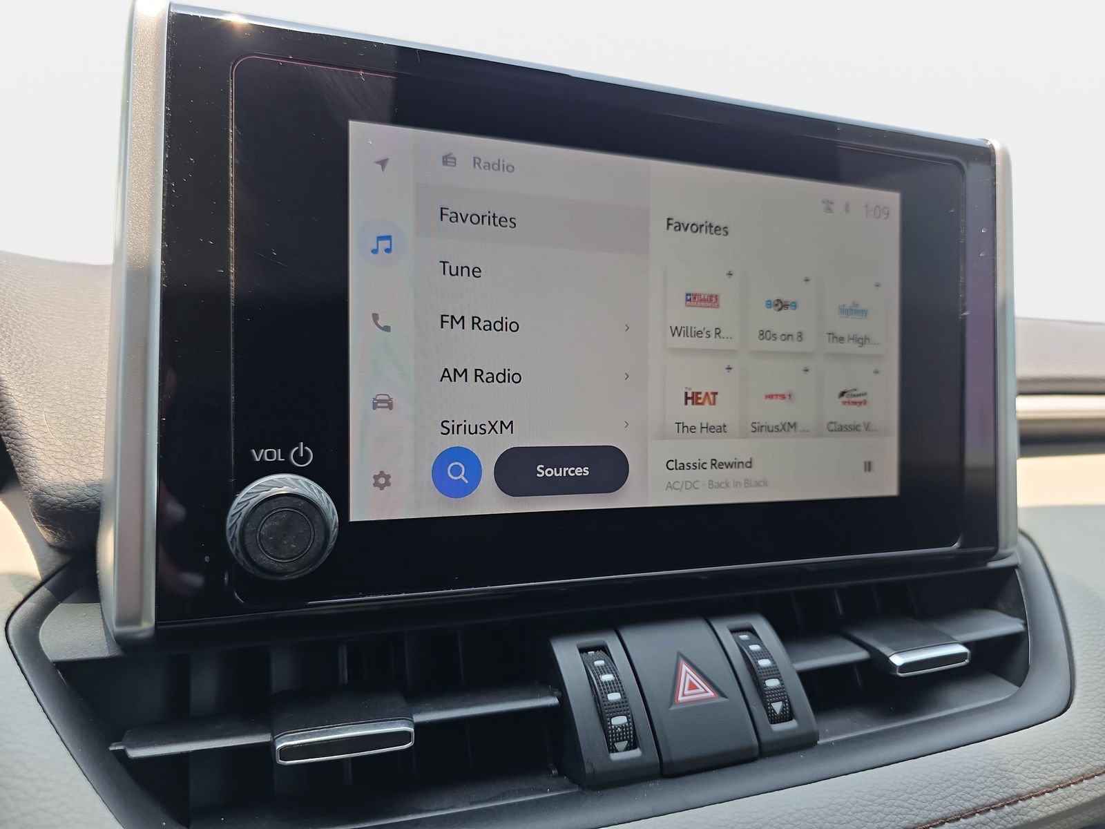 Used 2023 Toyota RAV4 XLE Premium FWD image 21