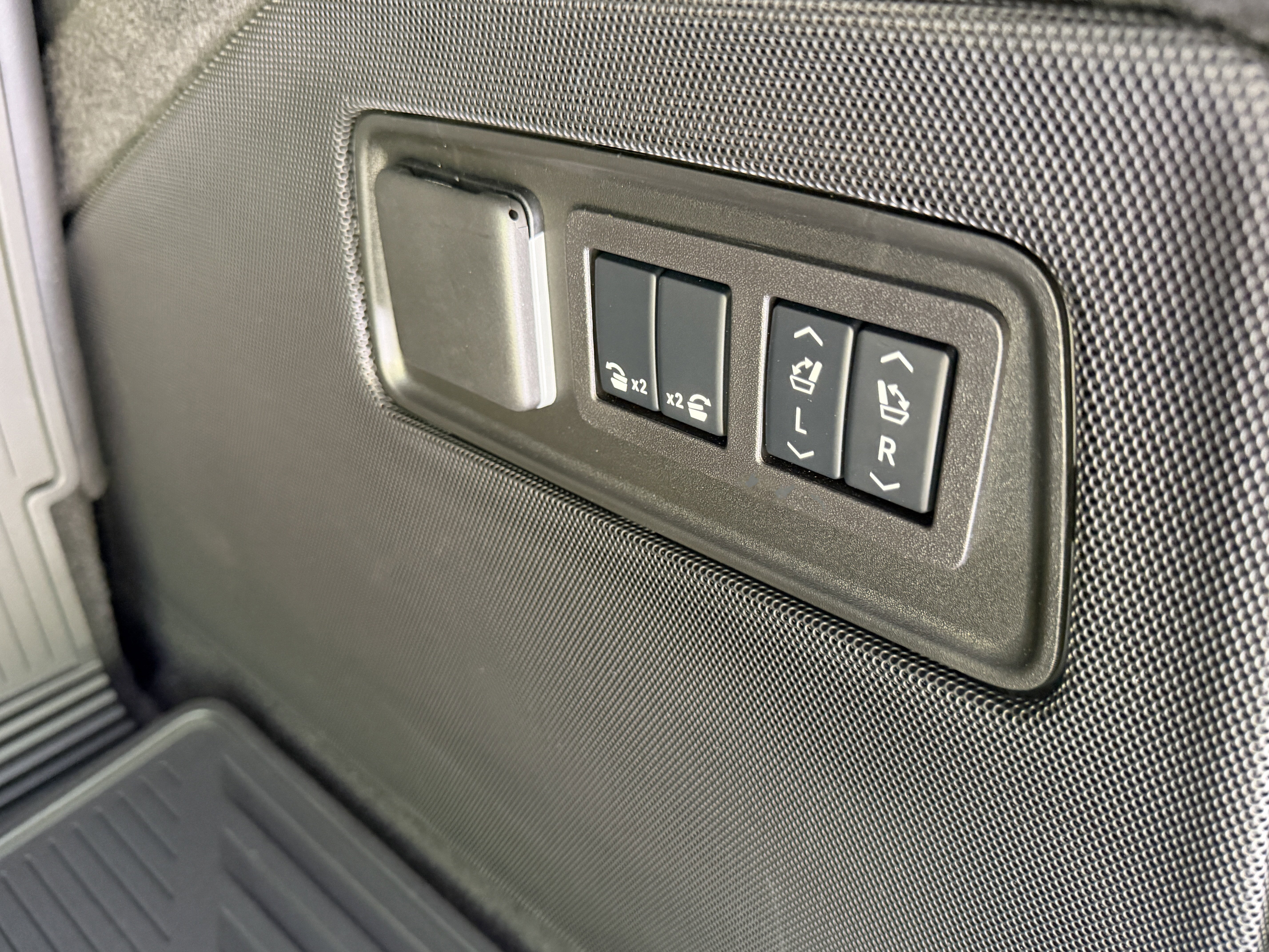 Used 2025 Cadillac Escalade Sport Platinum AWD/4WD image 10