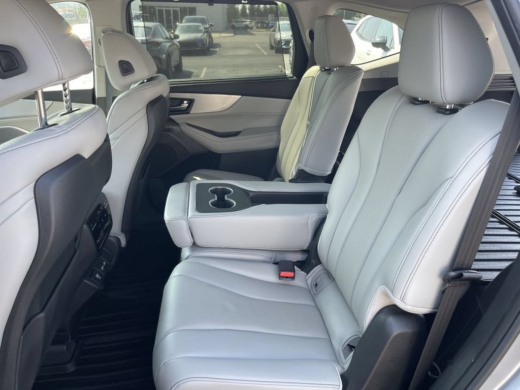Used 2023 Acura MDX w/ Technology Package AWD/4WD image 23