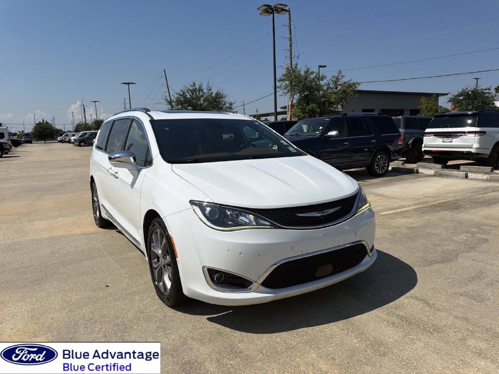 Used 2020 Chrysler Pacifica Limited w/ Tire & Wheel Group