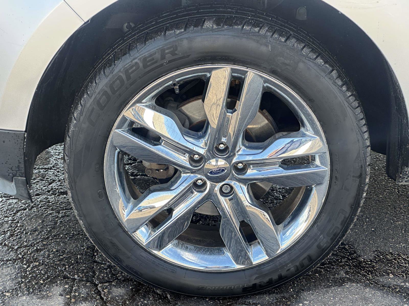 Used 2011 Ford Edge Limited w/ 301A Rapid Spec Order Code image 9