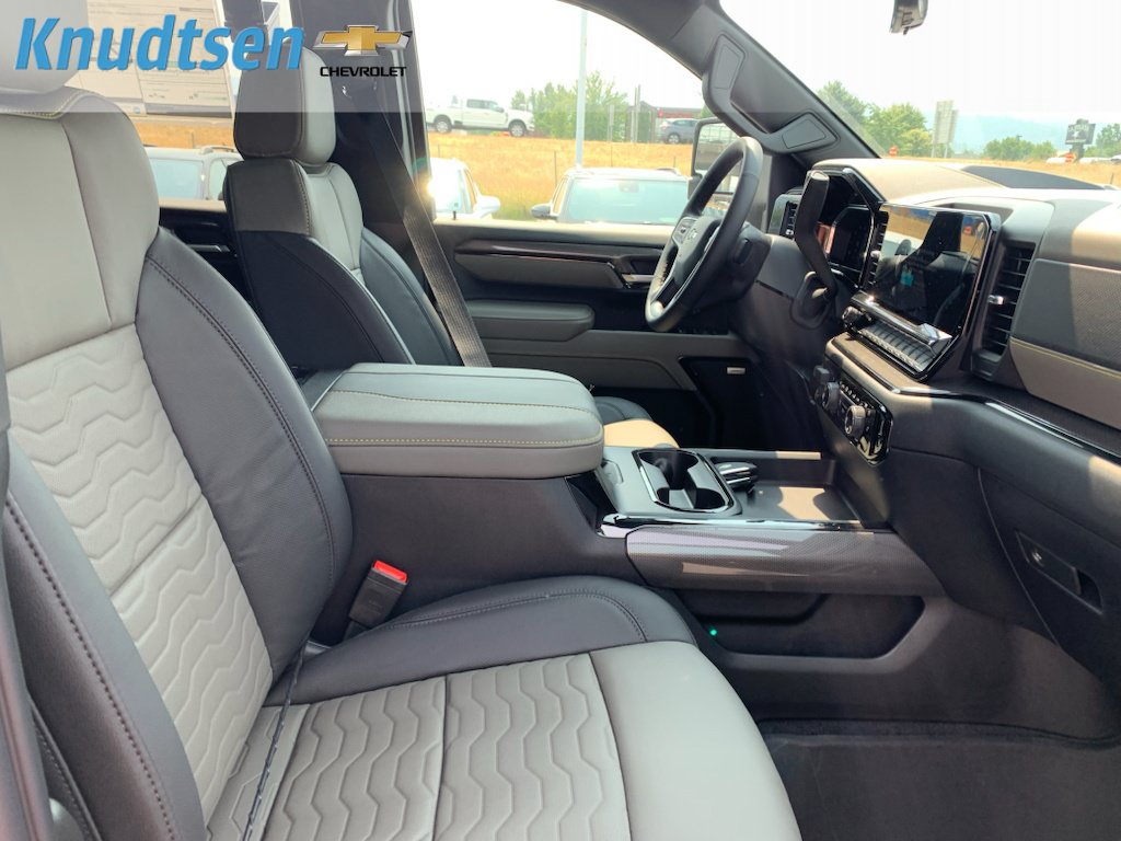 New 2026 Chevrolet Silverado 2500 ZR2 w/ LPO, Dark Essentials Package AWD/4WD image 13