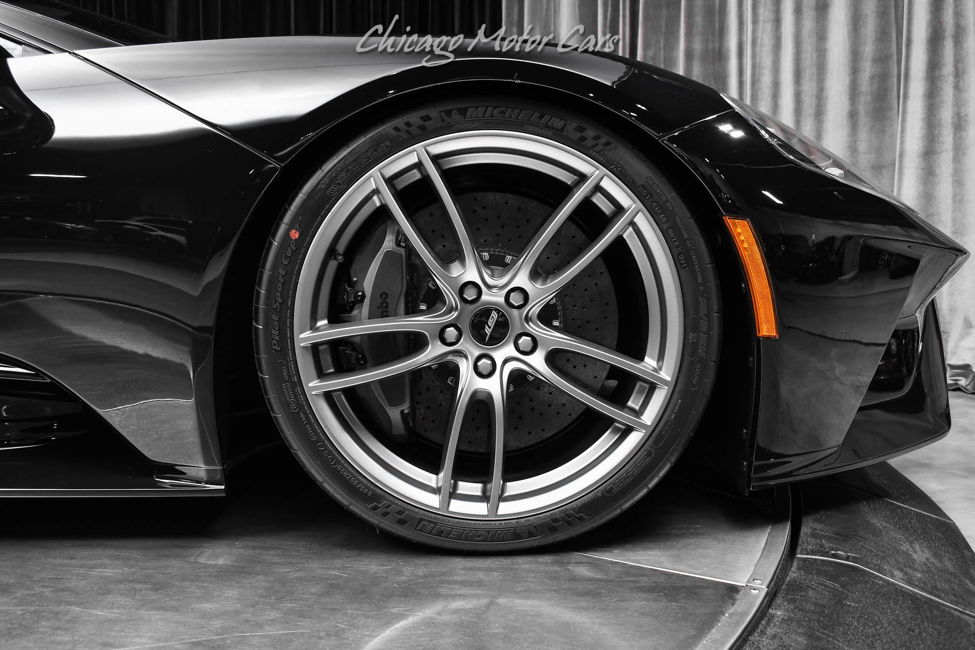 Used 2021 Ford GT RWD image 49