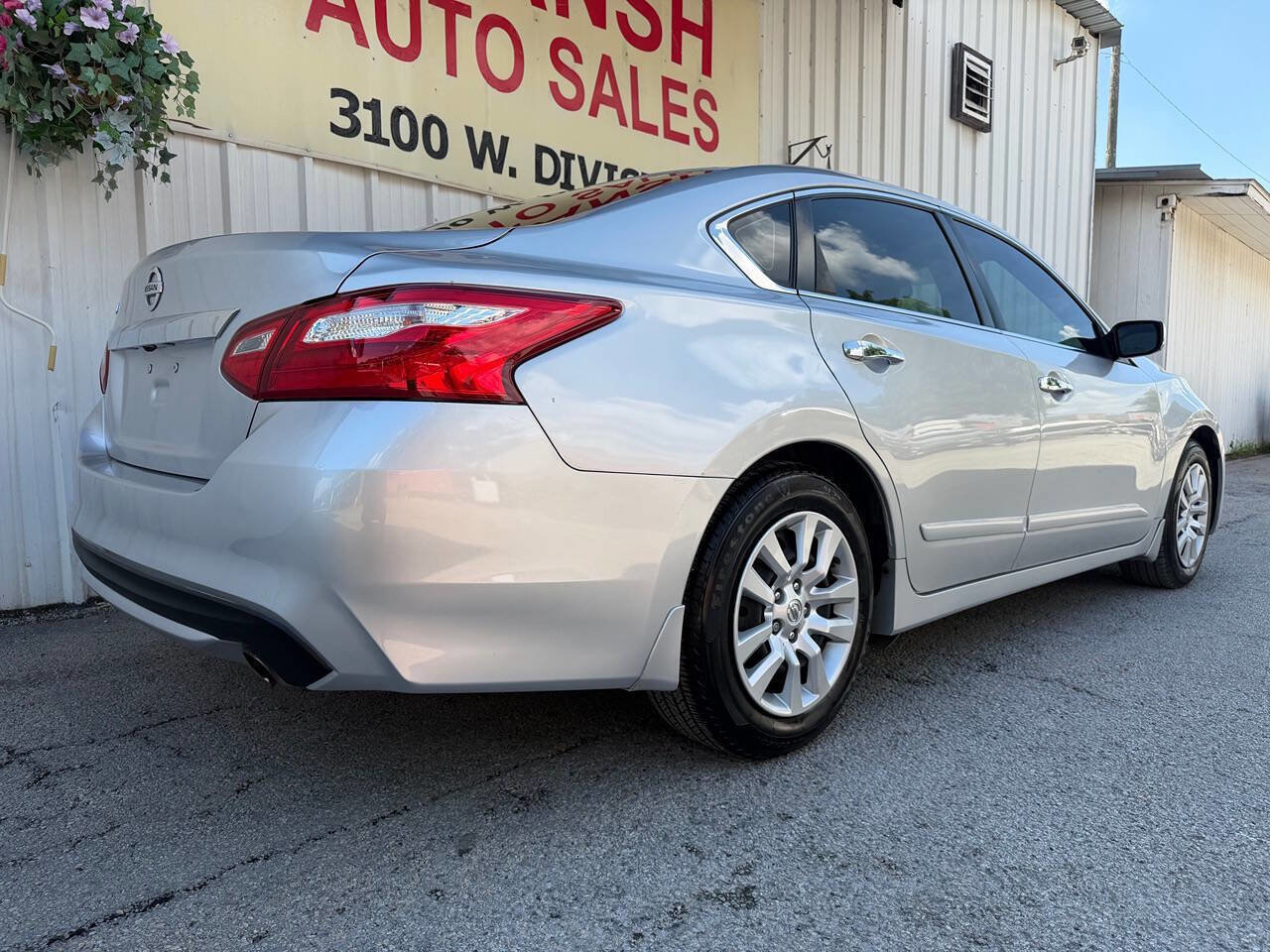 Used 2017 Nissan Altima 2.5 S w/ Power Driver Seat Package FWD image 4