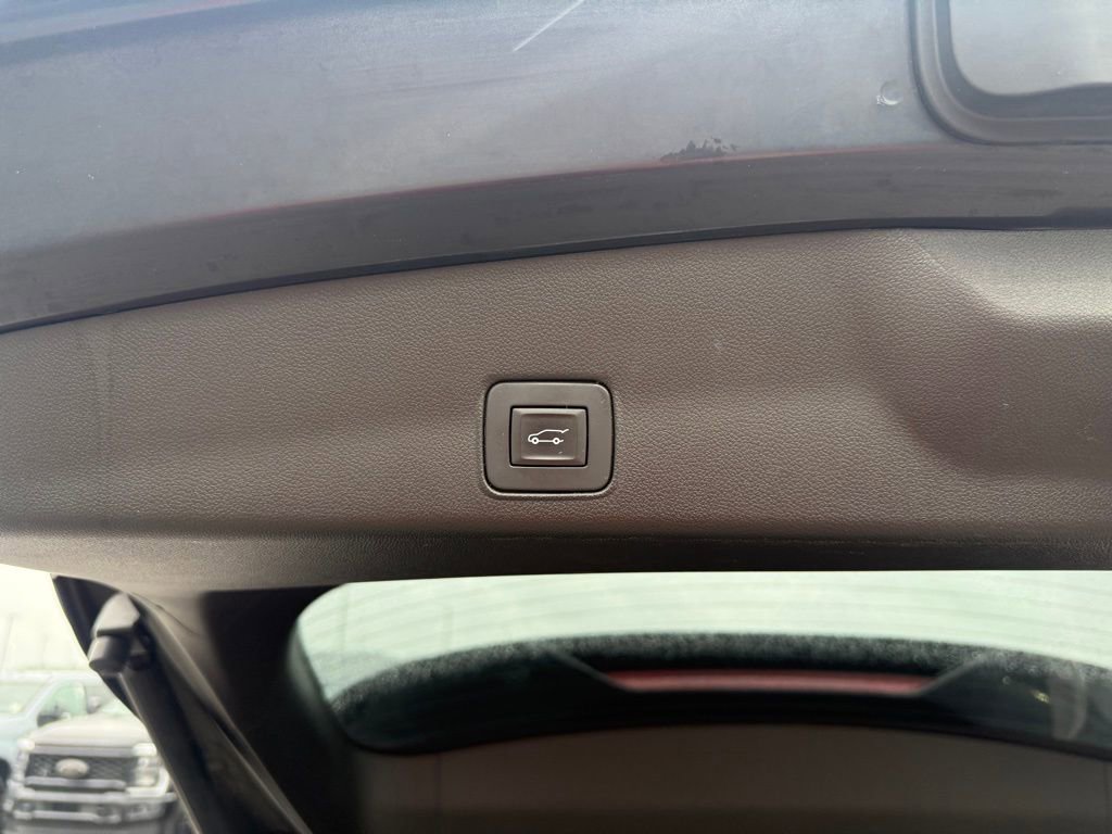 Used 2021 Chevrolet TrailBlazer LT w/ Sun and Liftgate Package image 35