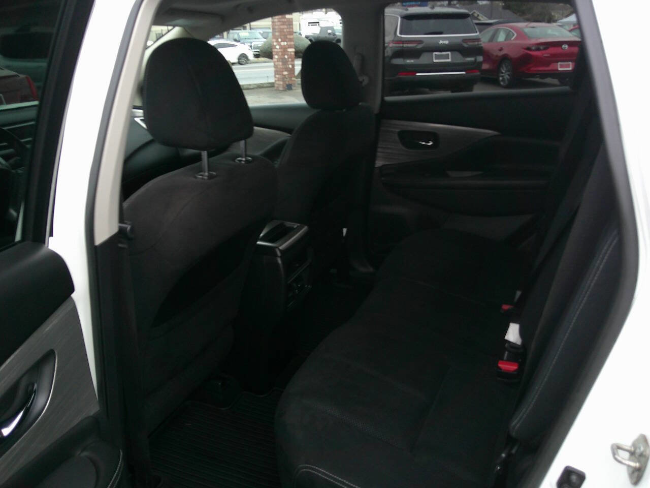 Used 2017 Nissan Murano SV image 15
