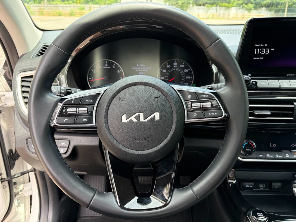 Used 2023 Kia Seltos EX AWD/4WD image 18