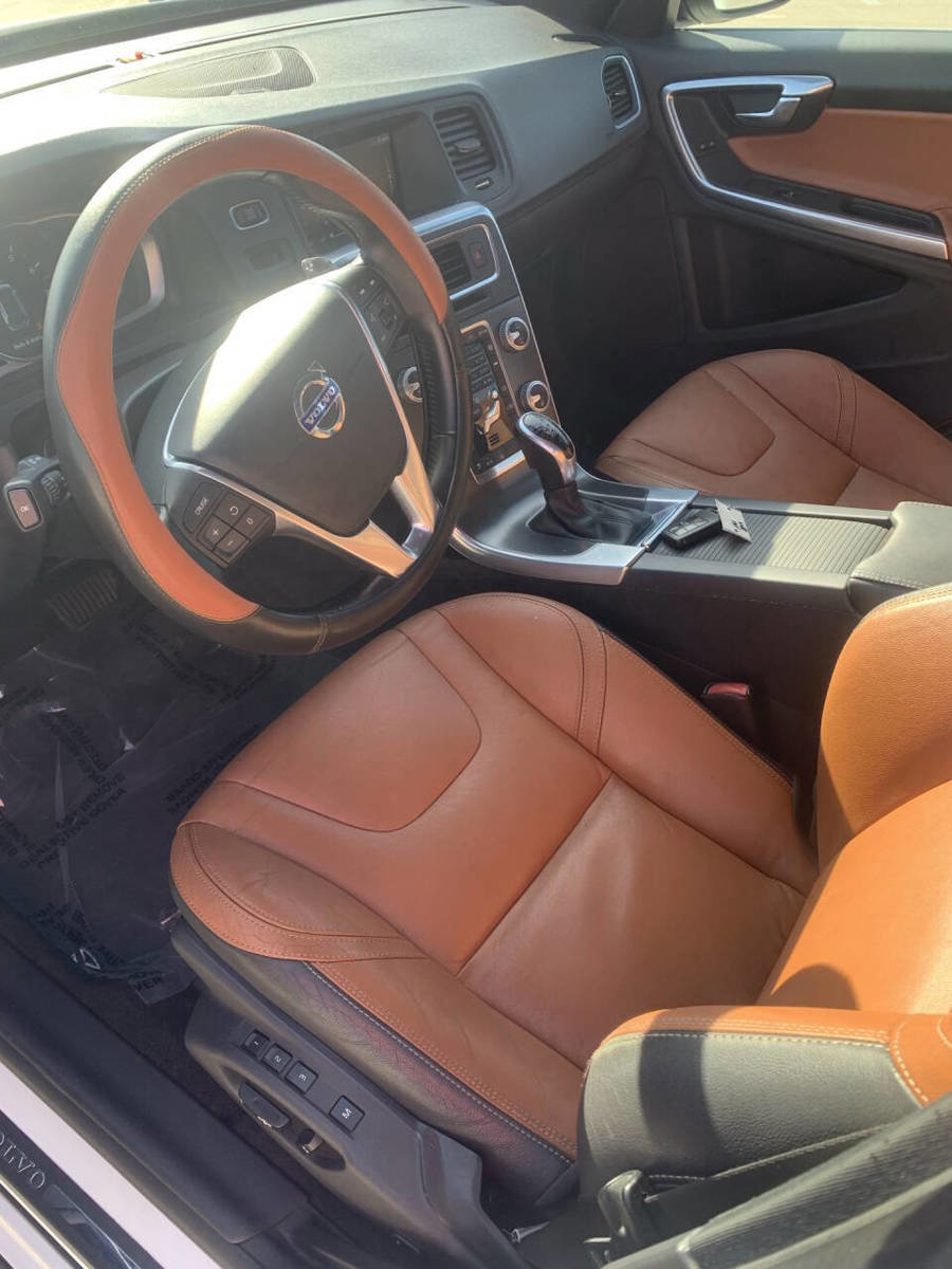 Used 2016 Volvo V60 T5 Premier w/ Convenience Package image 13