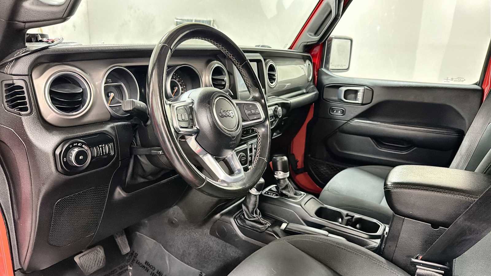 Used 2021 Jeep Wrangler Unlimited Sahara image 12