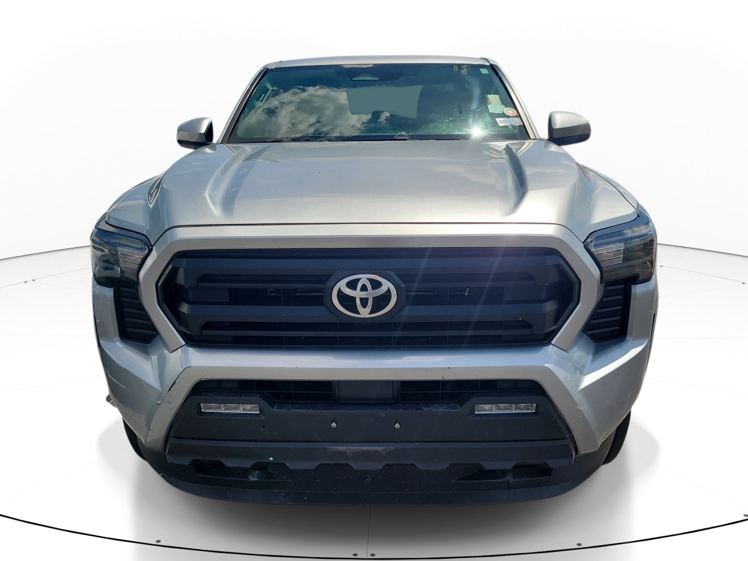 Used 2024 Toyota Tacoma SR5 AWD/4WD image 2