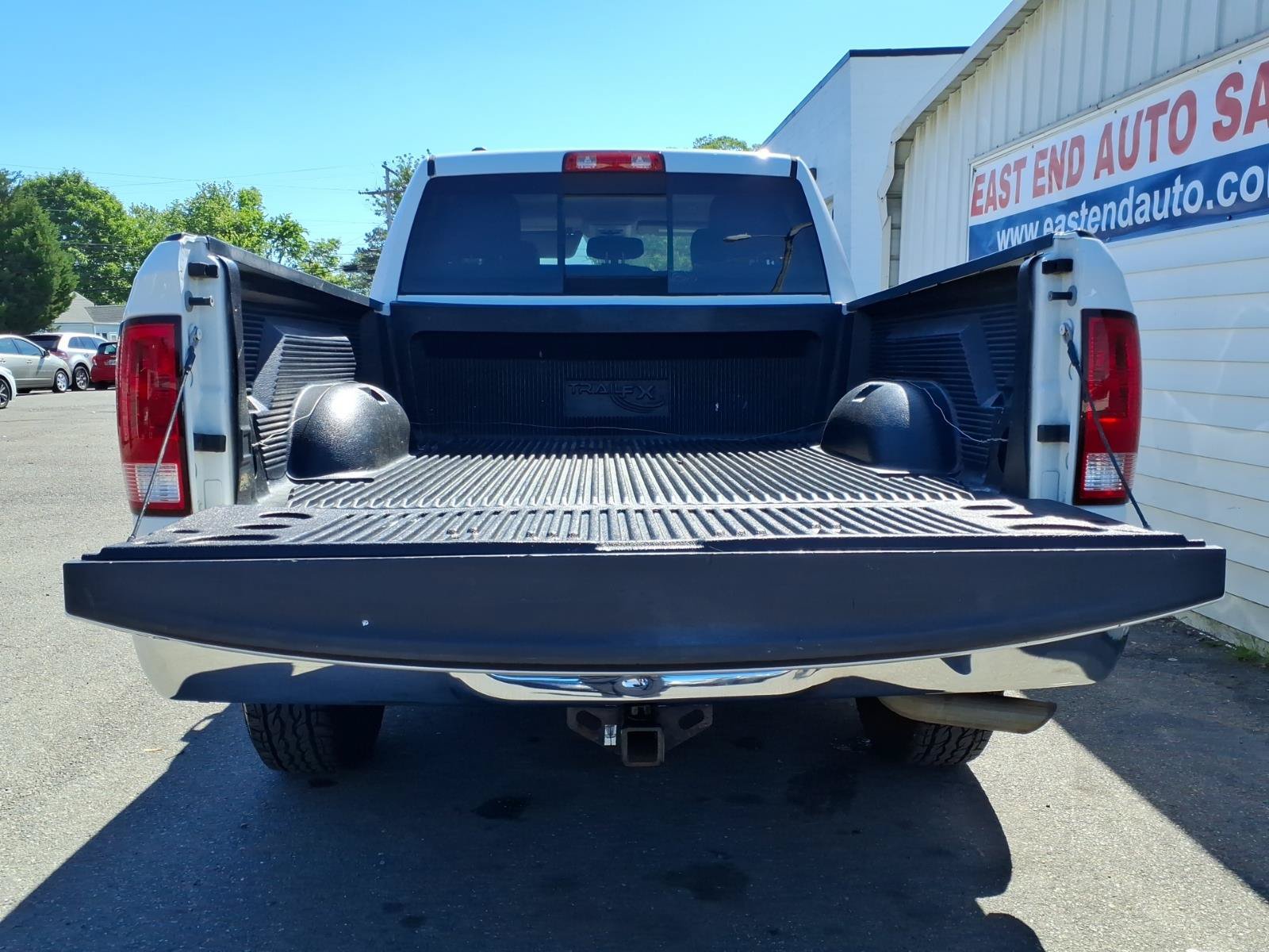 Used 2018 RAM 1500 Classic SLT AWD/4WD image 5