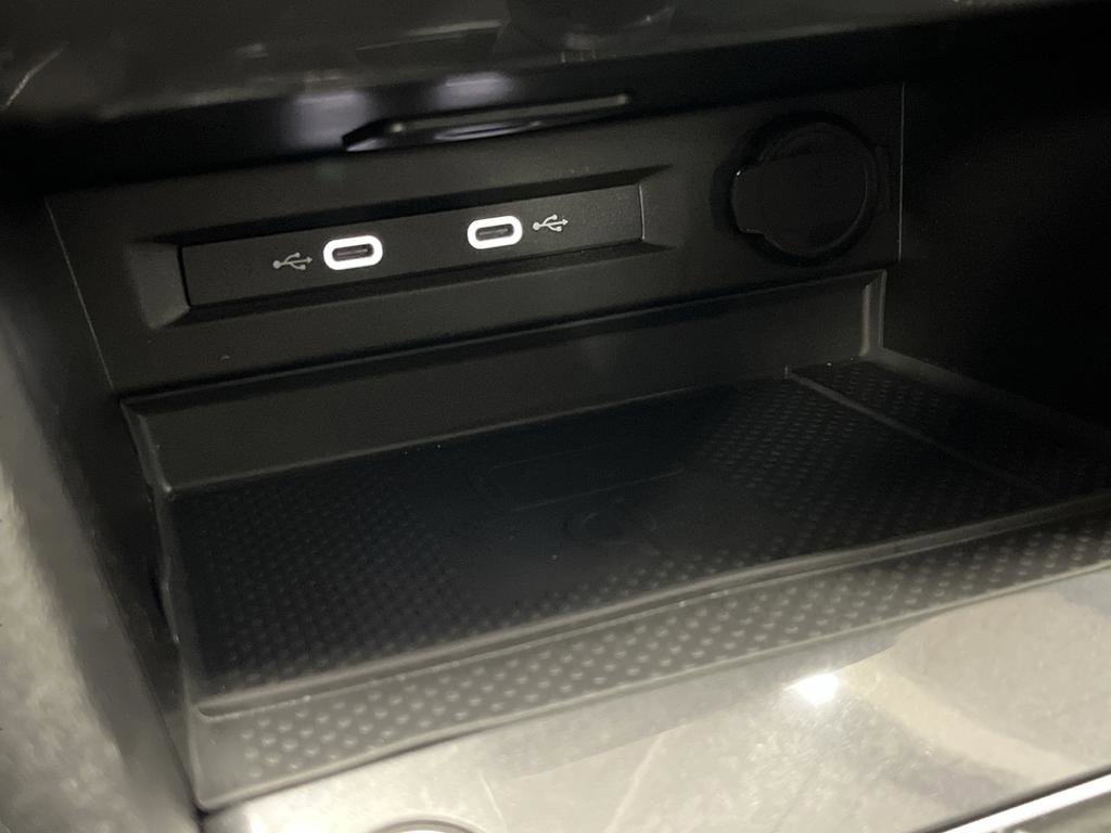 Used 2024 Volkswagen Tiguan SE R-Line image 23