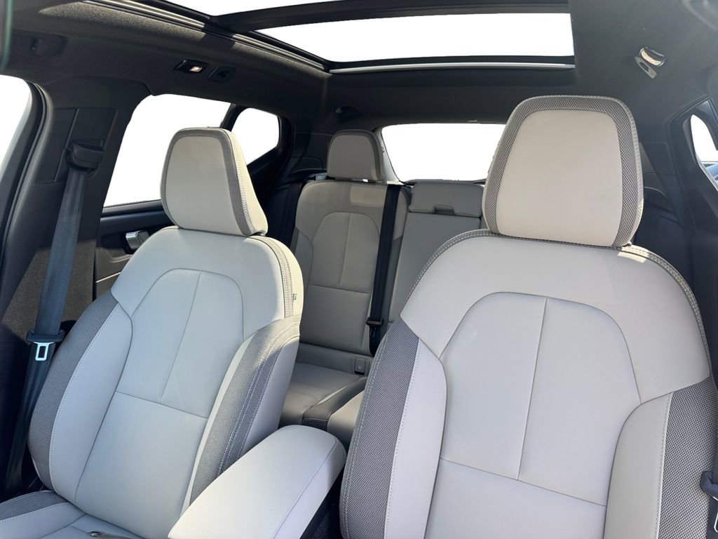 New 2026 Volvo EX40 Plus w/ Climate Package image 22