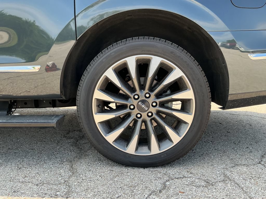 Used 2021 Lincoln Navigator L Reserve AWD/4WD image 10