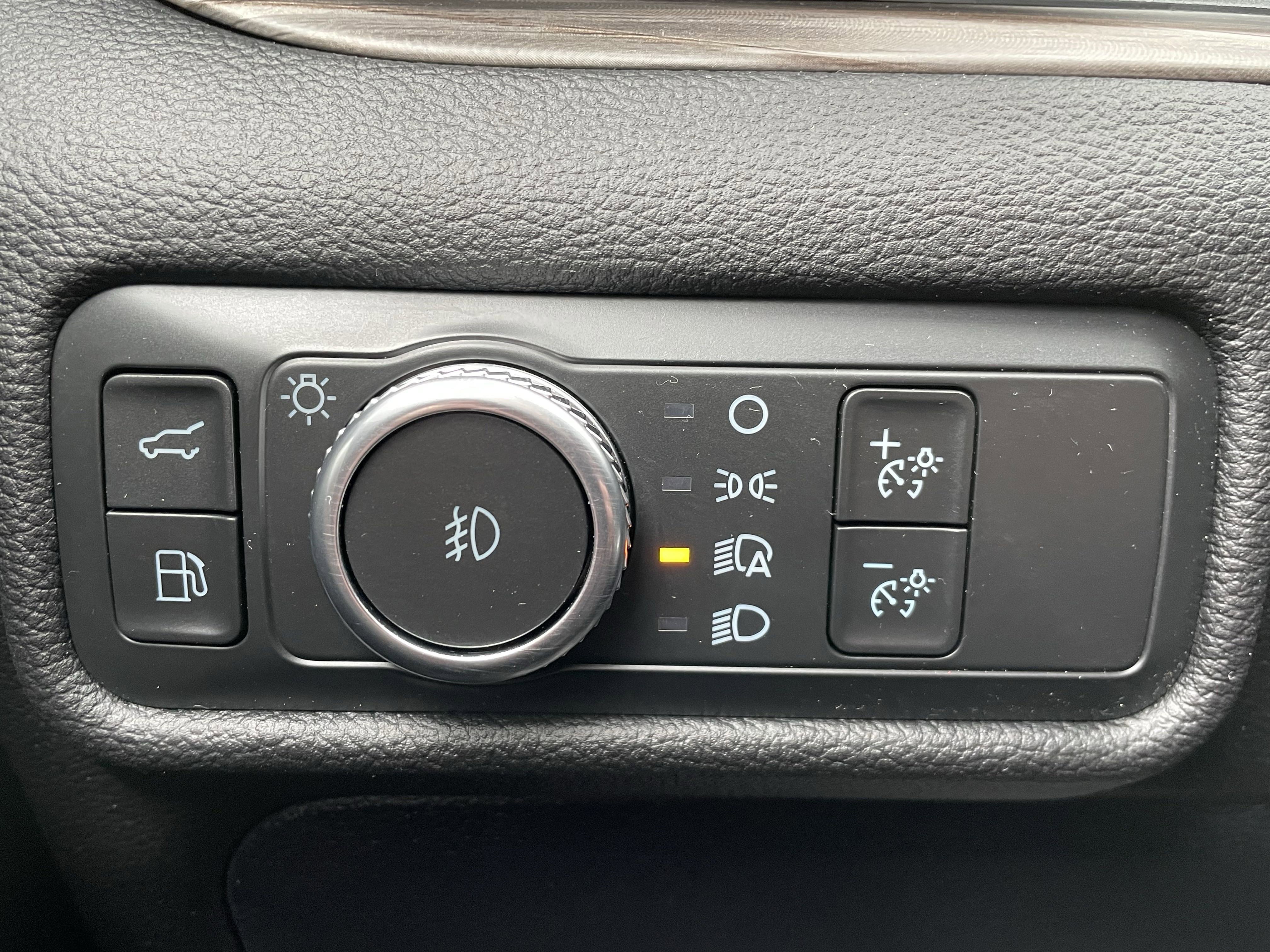 Used 2022 Ford Explorer Limited image 17