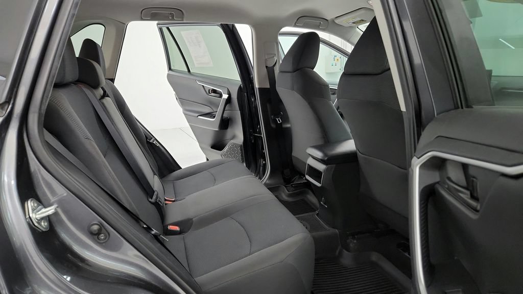 Certified 2021 Toyota RAV4 LE FWD image 18