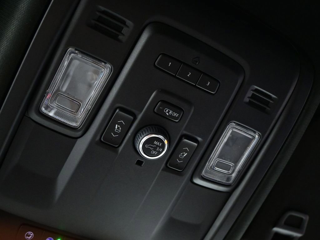 Used 2023 Cadillac Escalade ESV Luxury image 32