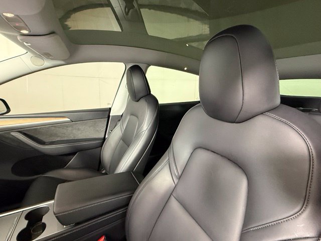 Used 2024 Tesla Model Y Long Range RWD image 17