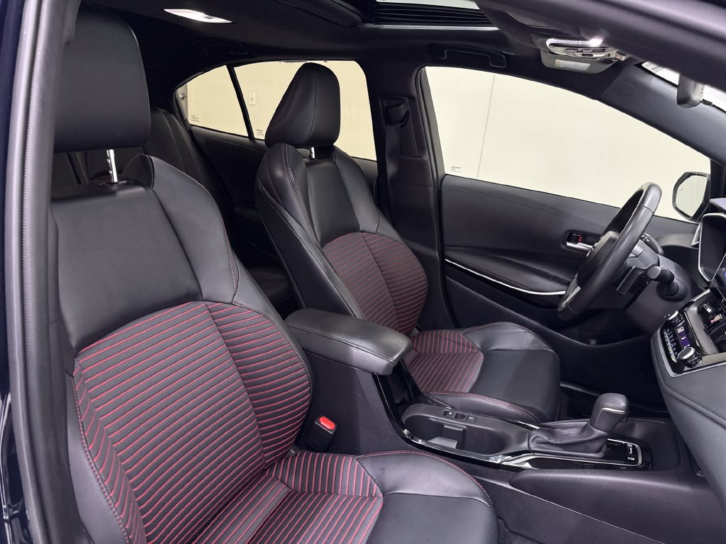 Used 2025 Toyota Corolla XSE FWD image 25