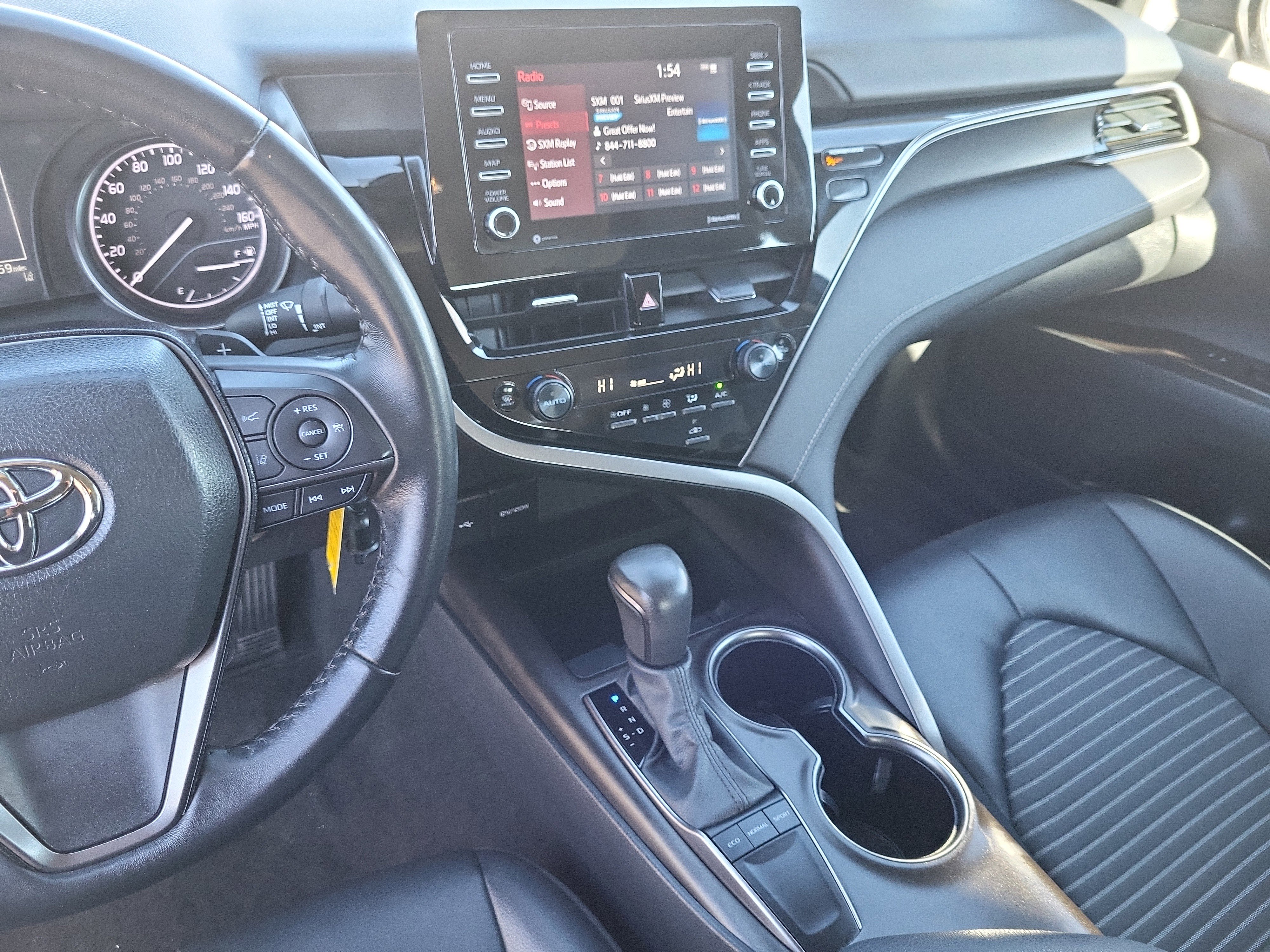 Used 2024 Toyota Camry SE image 12