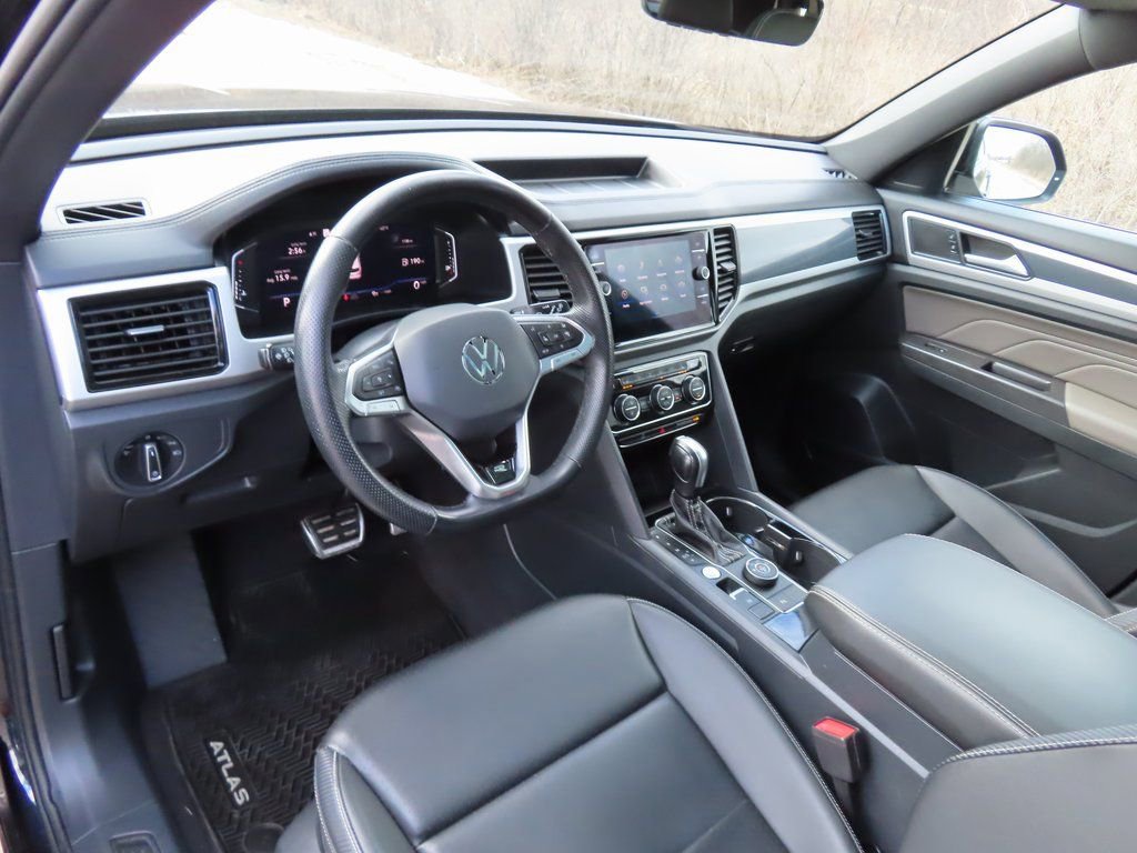Used 2023 Volkswagen Atlas Cross Sport SEL R-Line image 21