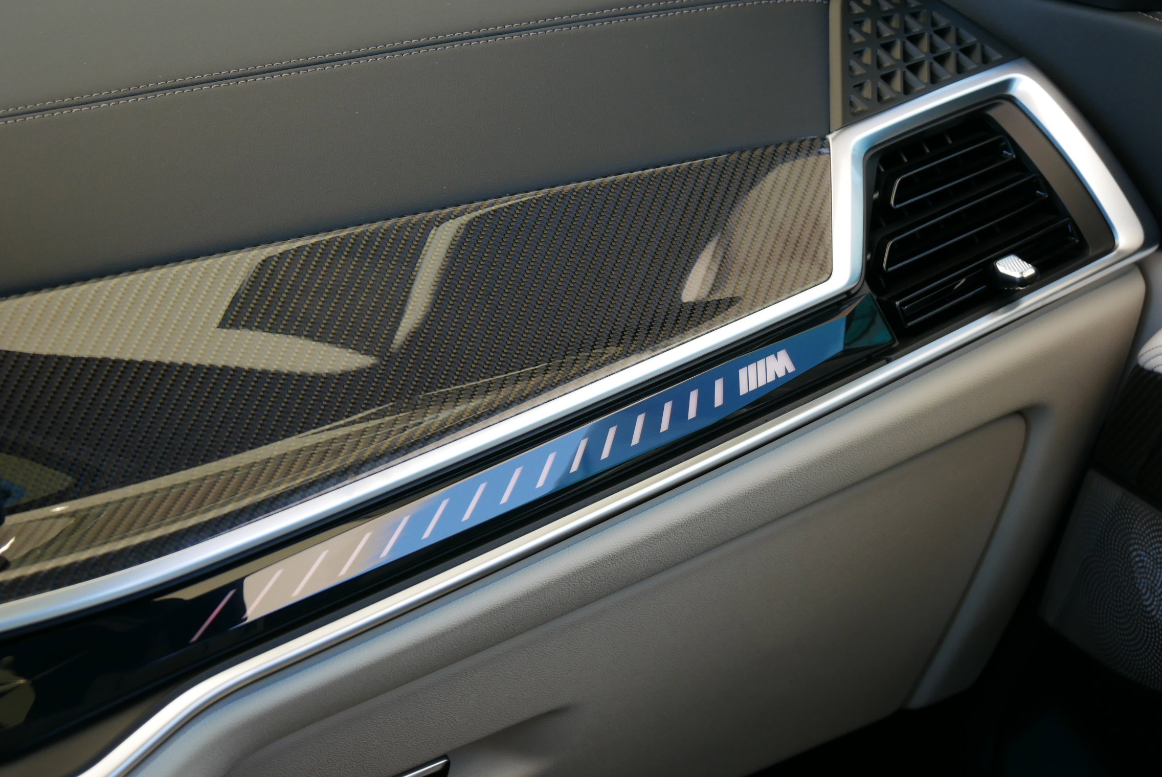 New 2026 BMW X7 M60i image 24