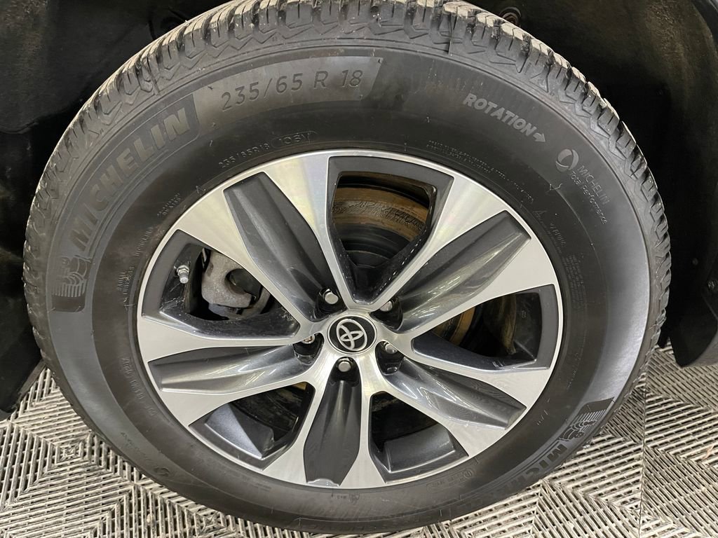 Used 2022 Toyota Highlander XLE image 13