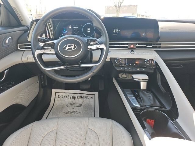 Certified 2025 Hyundai Elantra Limited image 13