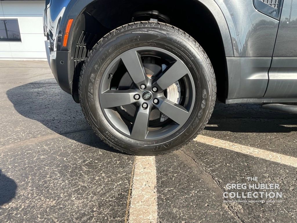 Used 2023 Land Rover Defender 110 SE image 13