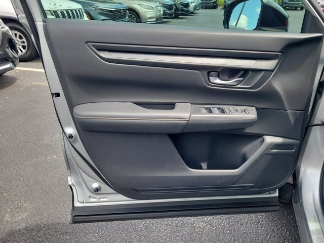 Used 2025 Honda CR-V Sport image 16