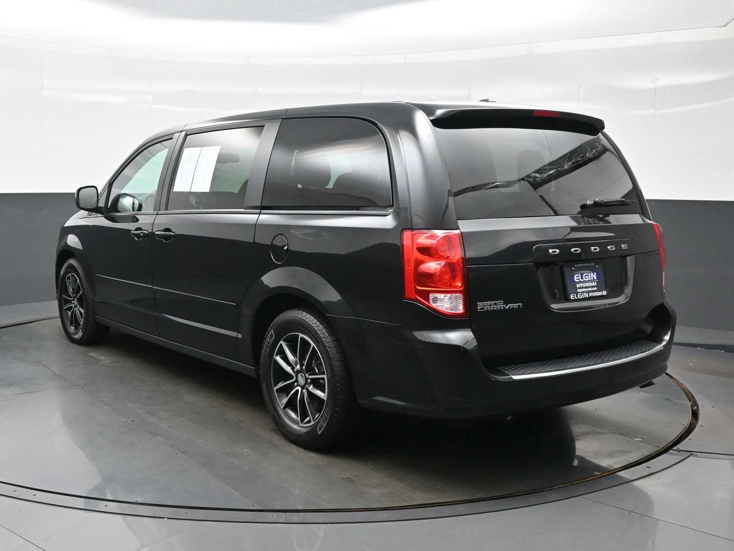 Used 2017 Dodge Grand Caravan GT FWD image 4