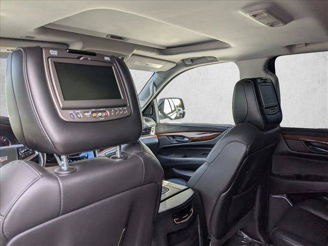 Used 2016 Cadillac Escalade Luxury AWD/4WD image 22