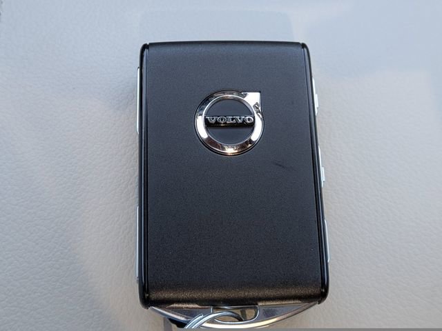 Certified 2023 Volvo XC40 B5 Plus w/ Driver Assist Package image 37