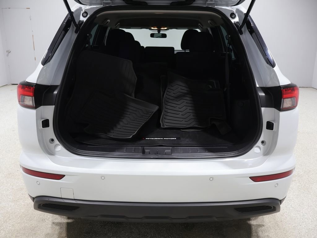 Used 2023 Mitsubishi Outlander ES AWD/4WD image 19