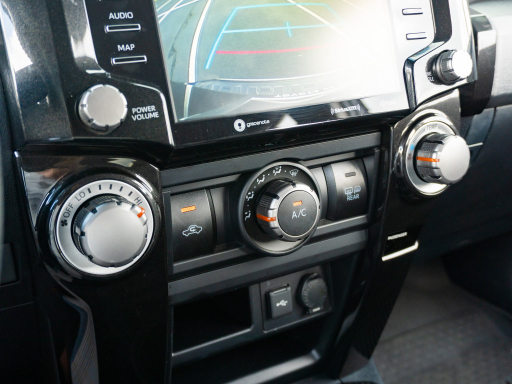 Used 2022 Toyota 4Runner TRD Off-Road Premium AWD/4WD image 26