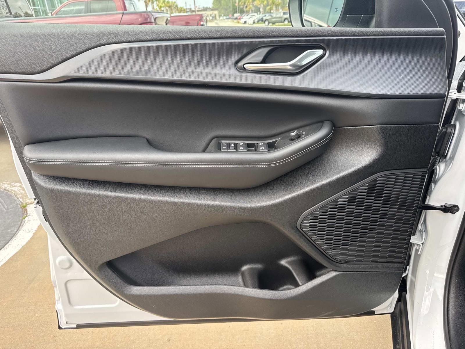 New 2026 Jeep Grand Cherokee L Laredo image 19