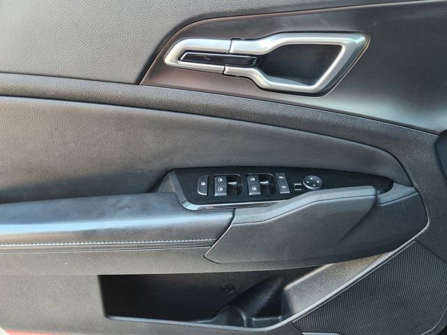 Used 2023 Kia Sportage EX image 24