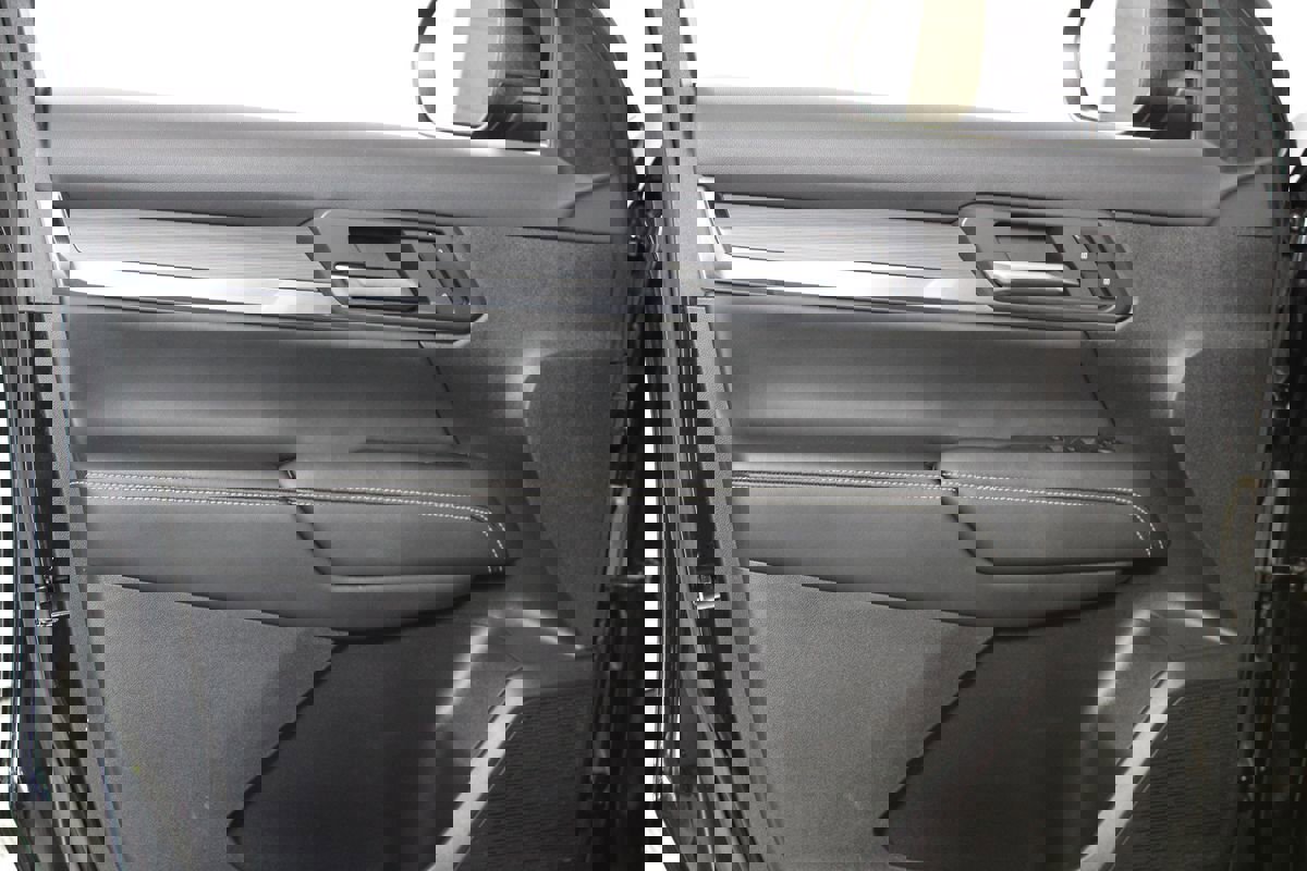 Used 2025 GMC Terrain Elevation image 6